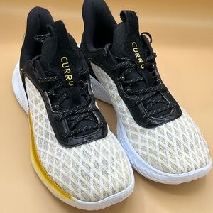 Under Armour Curry Flow 9 “Warp The Game Day” basketball shoes in white/black/Gd